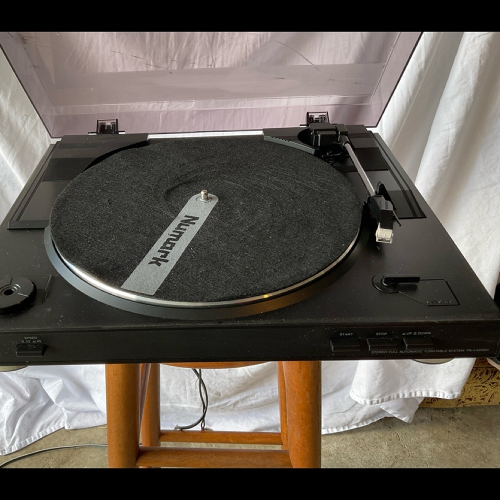Sony PS-LX310BT Wireless Turntable with Bluetooth Connectivity player